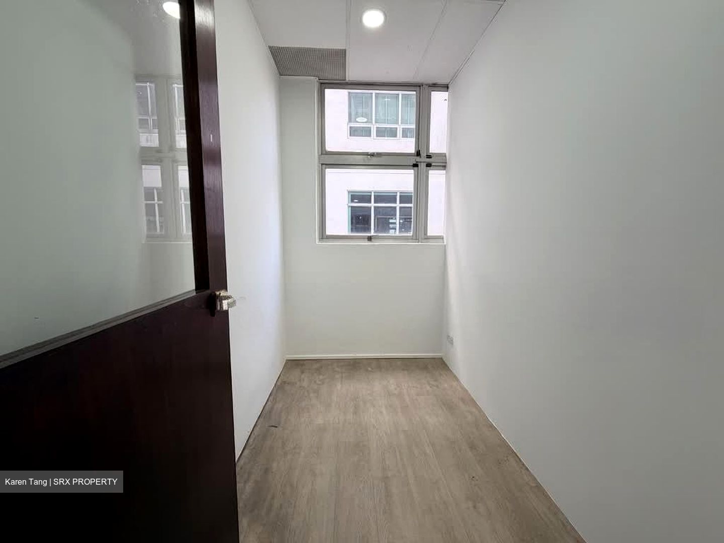 North Bridge Centre (D7), Office #554722971